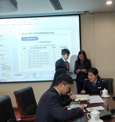 五华区税务局二分局税务人员到区检察院宣传新个税政策
